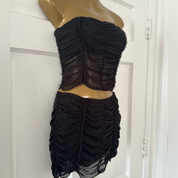 Gorgeous sheer set with no tags - Picture 5 of 5